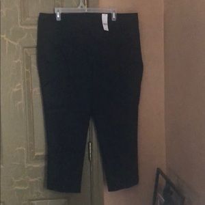 NY & Company black Capris NWT